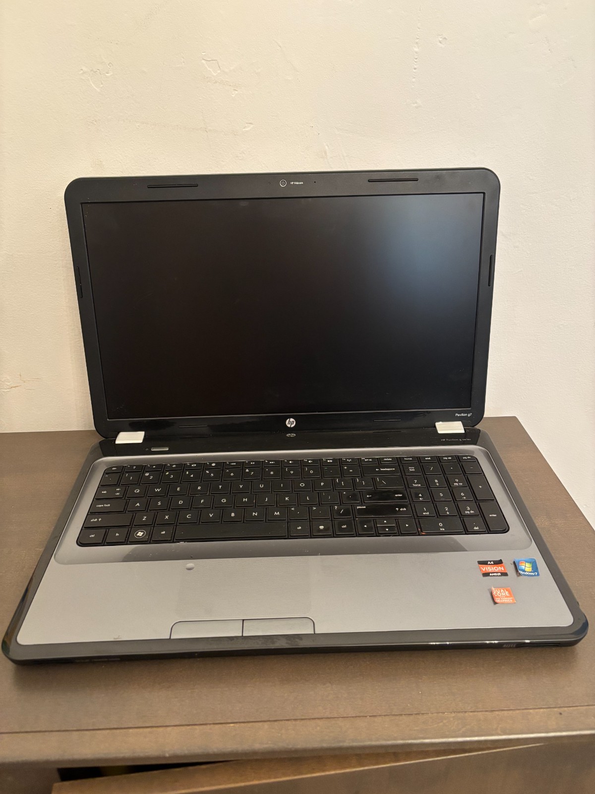 HP Pavilion G7 Notebook 17″ AMD A4-3300 1.90GHz 6GM RAM Windows 7 Home Premium