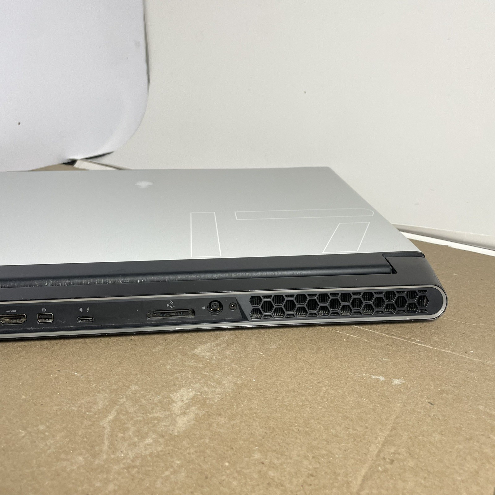 Alienware m17 R3 Gaming Laptop 300Hz RTX 2070 1TB SSD Super 16GB RAM i7-10750H