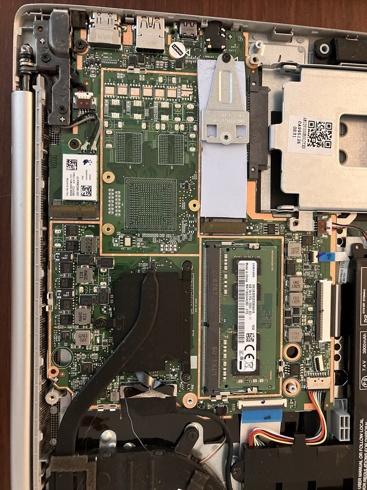 Lenovo Ideapad 330S-15ARR Ryzen 5 2500U / 8GB RAM / NO SSD