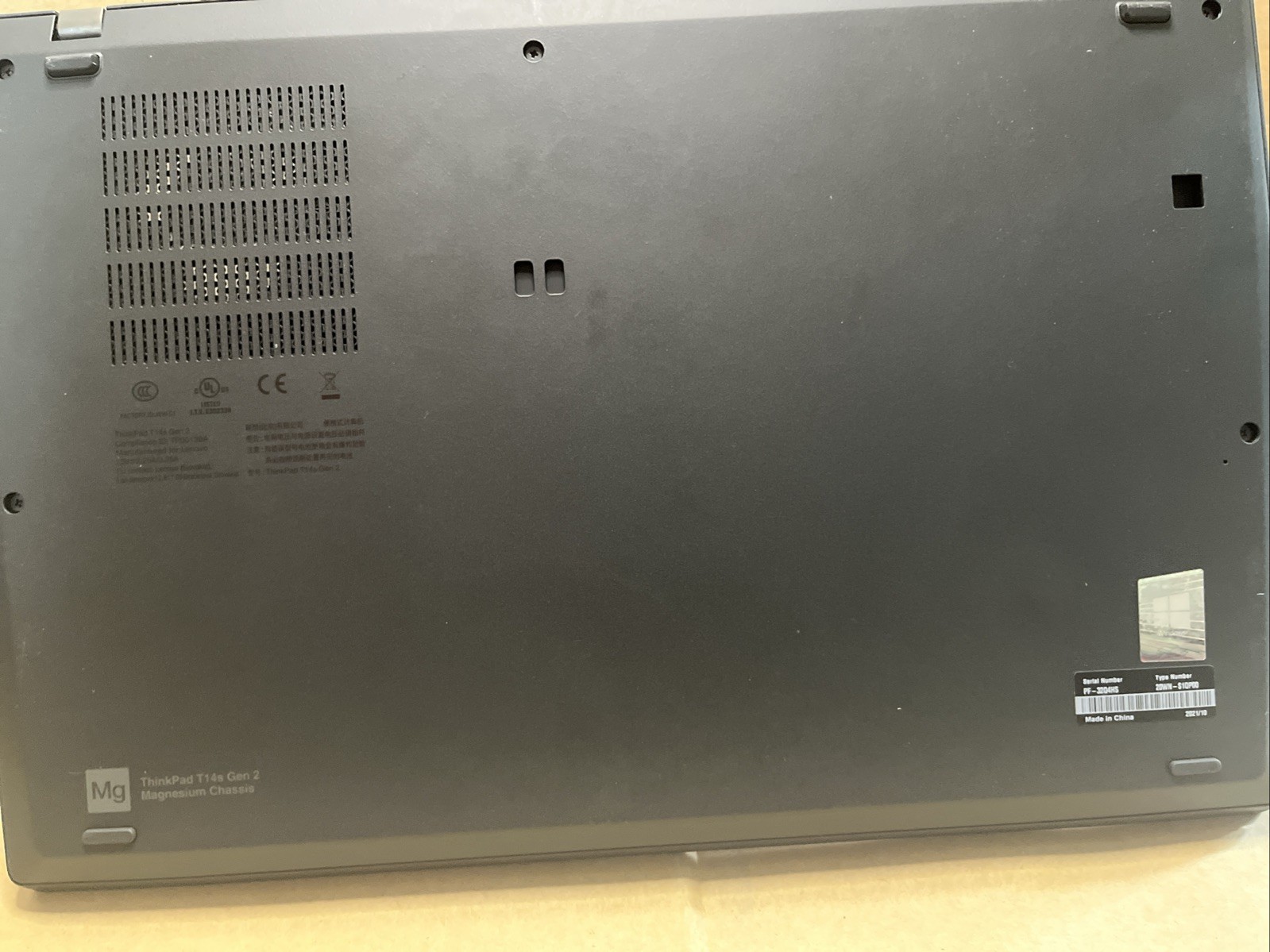 Thinkpad T14S Gen 2i – i5-1145G7 – 16GB DDR4 – 256GB NVME SSD – Linux Mint