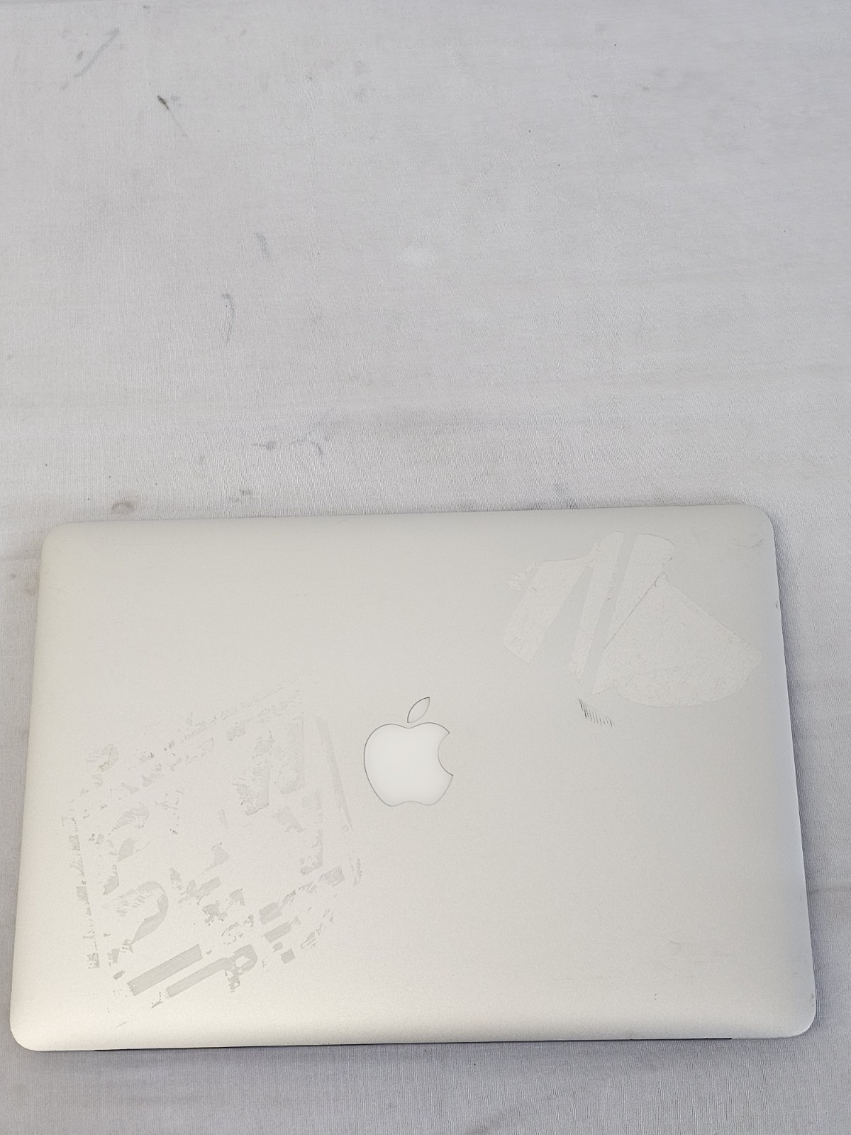 Apple MacBook Air A1466 Laptop – i5-3427U – 4GB RA – 128GB SSD – BAD BATT – READ