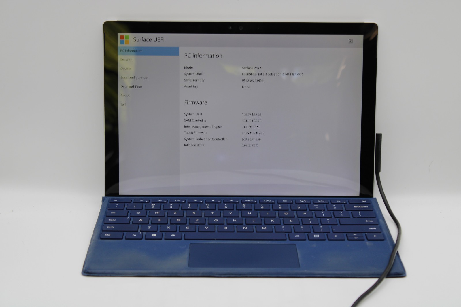 Microsoft Surface Pro 4 1724 m5-6Y30 4GB RAM 128GB SSD No OS