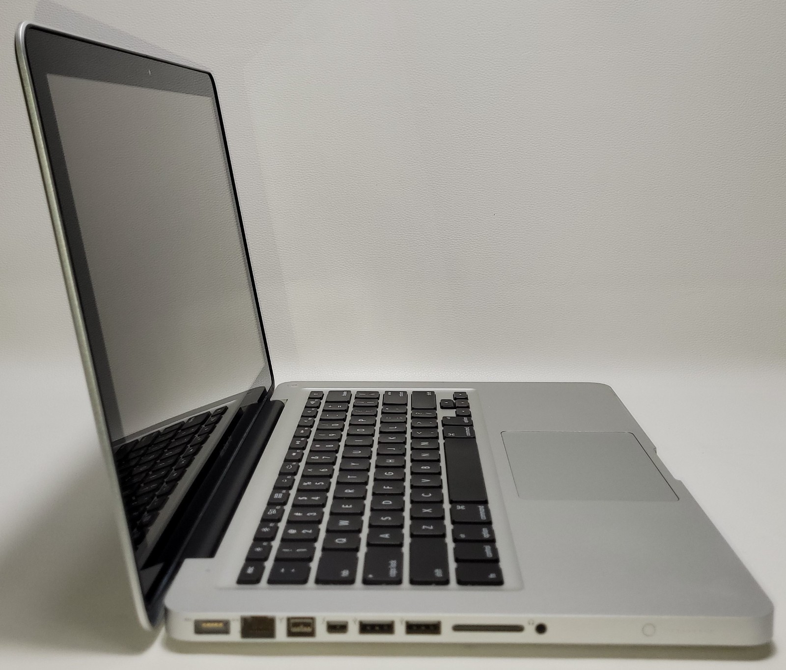 Macbook Pro A1278 i5-3210M 8GB 500GB ADAPTER (UID ATB6C6EE45)