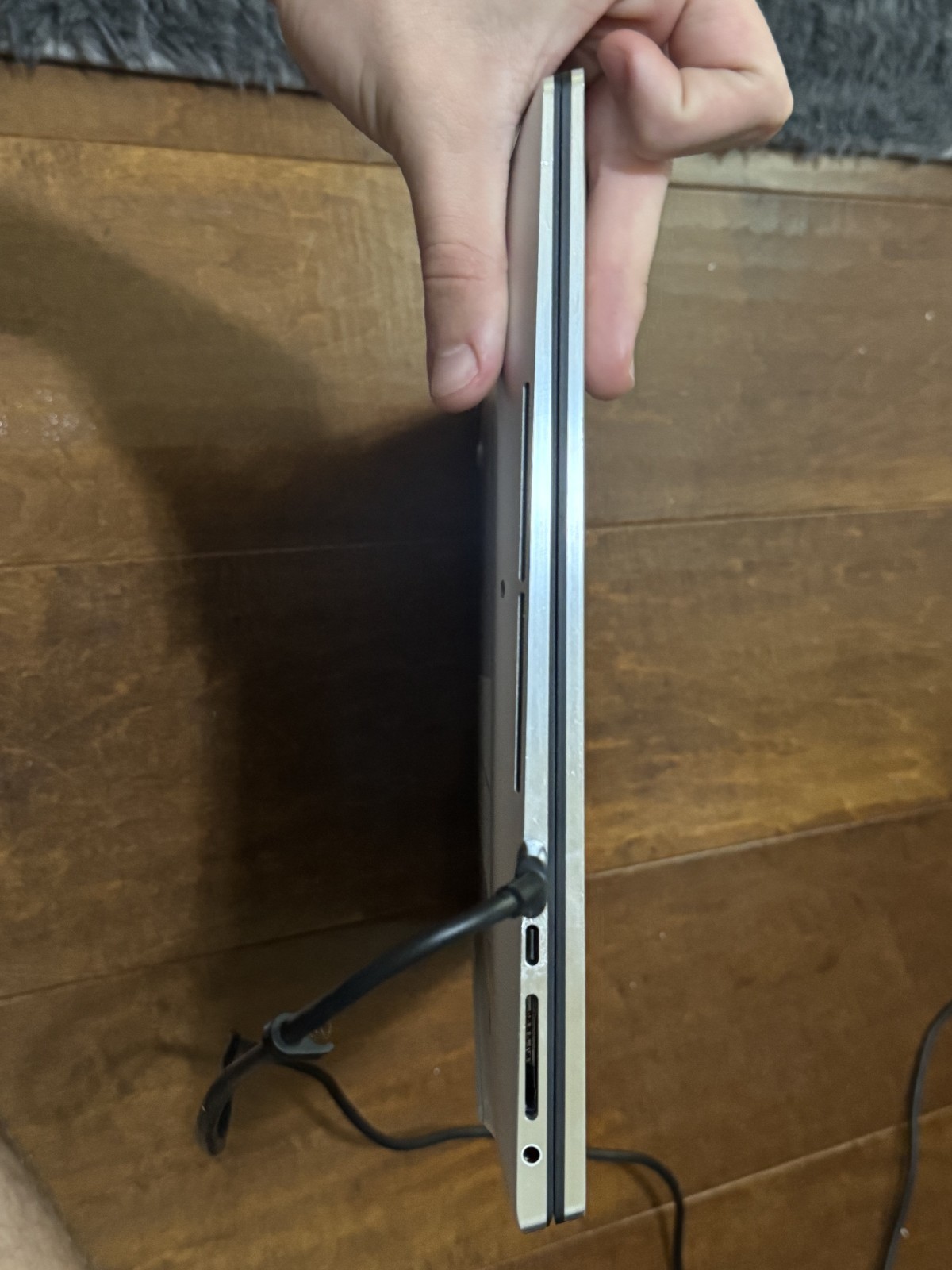 Dell XPS 17 9700 | i9 64GB RAM 2TB SSD RTX 2060 4k| No Battery| Boots on Charger