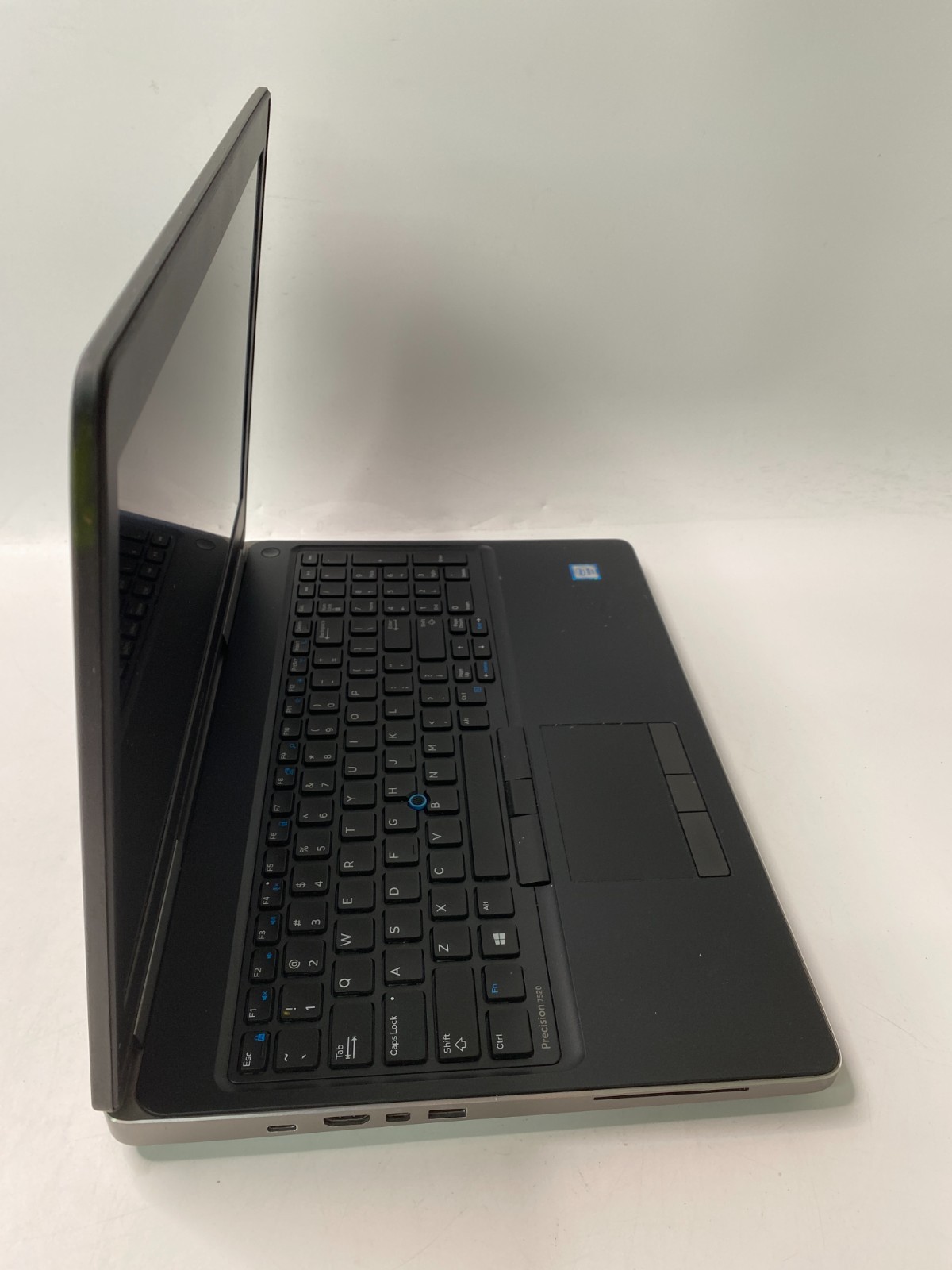 Dell Precision 7520 Xeon E3-1505Mv6 32GB DDR4 1TB SSD Quadro M2200 Win11P – Wear