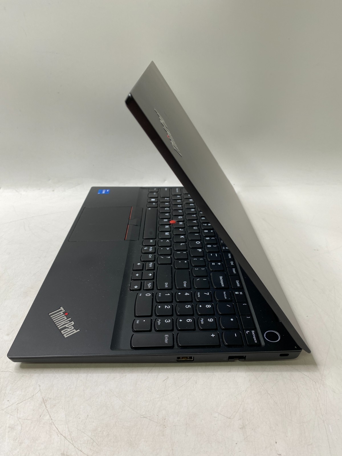 Lenovo ThinkPad E15 Gen 2 15.6″ i5-1135G7 16GB DDR4 256GB M.2 Win11H w/AC – Feet