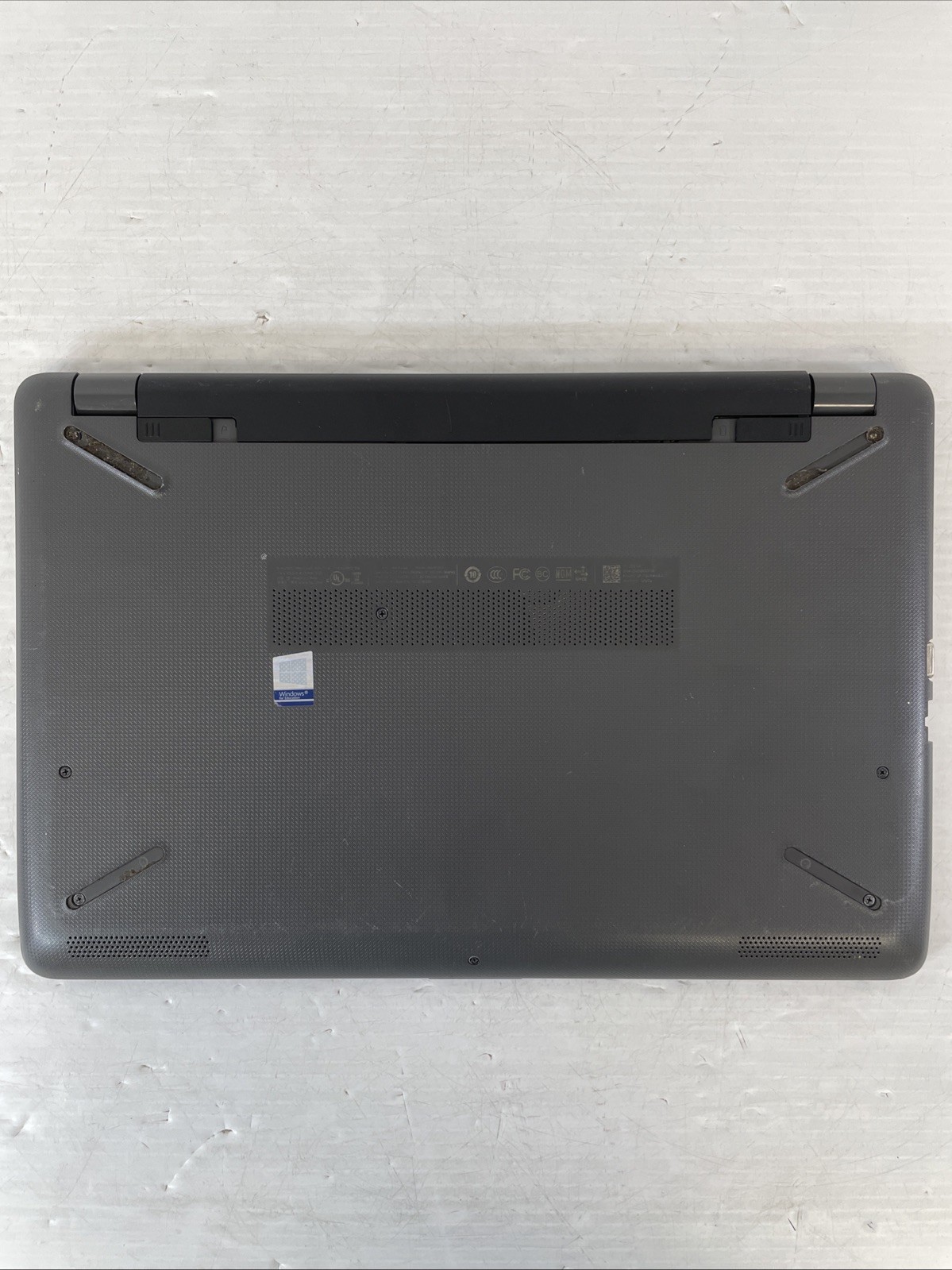 HP 255 G6 15.6″ Laptop AMD E2-9000E 1.5GHz 8GB RAM 240GB SSD Radeon R2 Win10 Pro