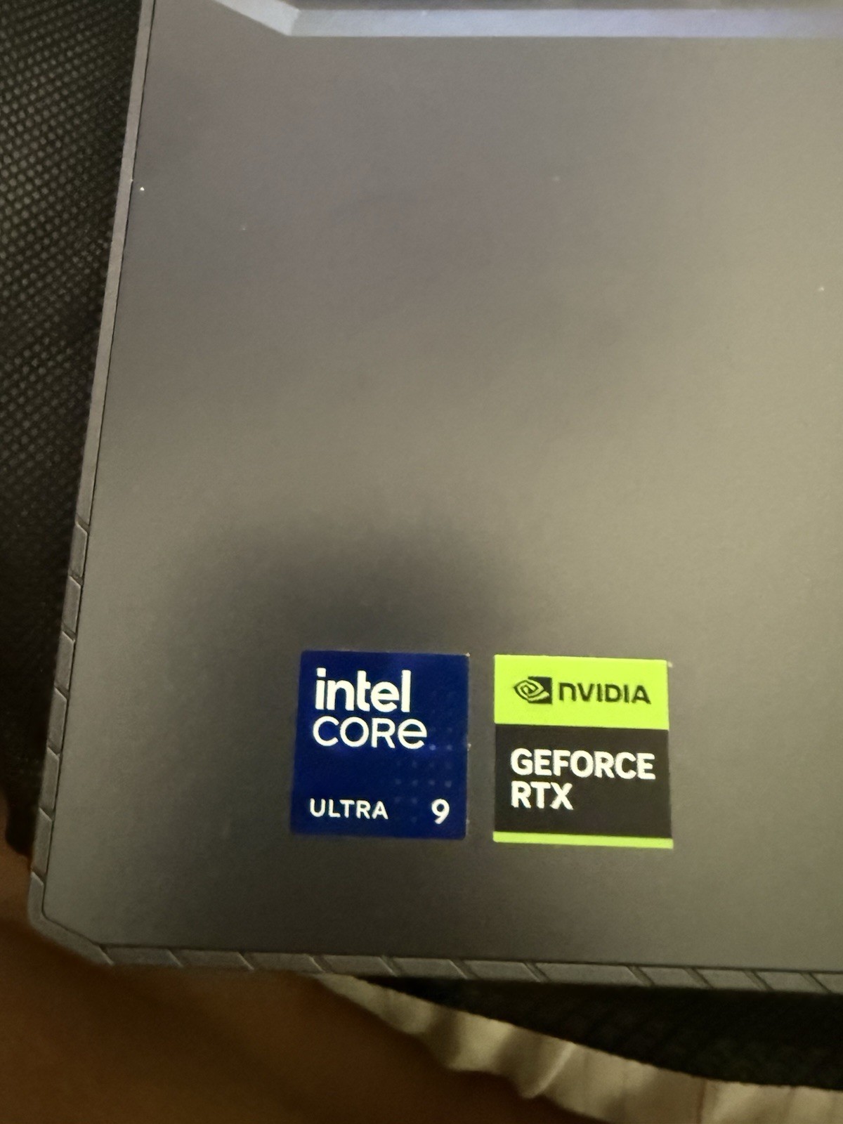 MSI Vector 16 HX AI A2XW 16″ Core Ultra 9 RTX 32GB 954GB SSD Win11