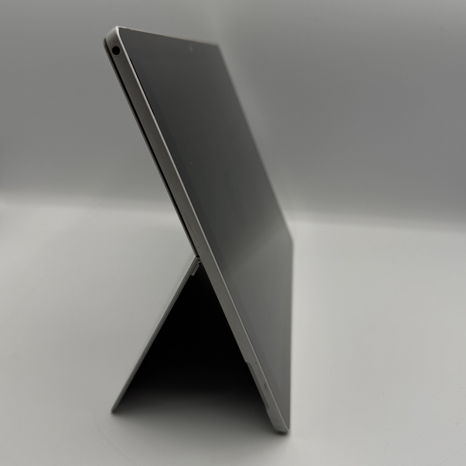 Microsoft Surface Pro 6 1796 i7-8650U 8GB RAM 256GB SSD 12.3″ Win11 Pro Tablet