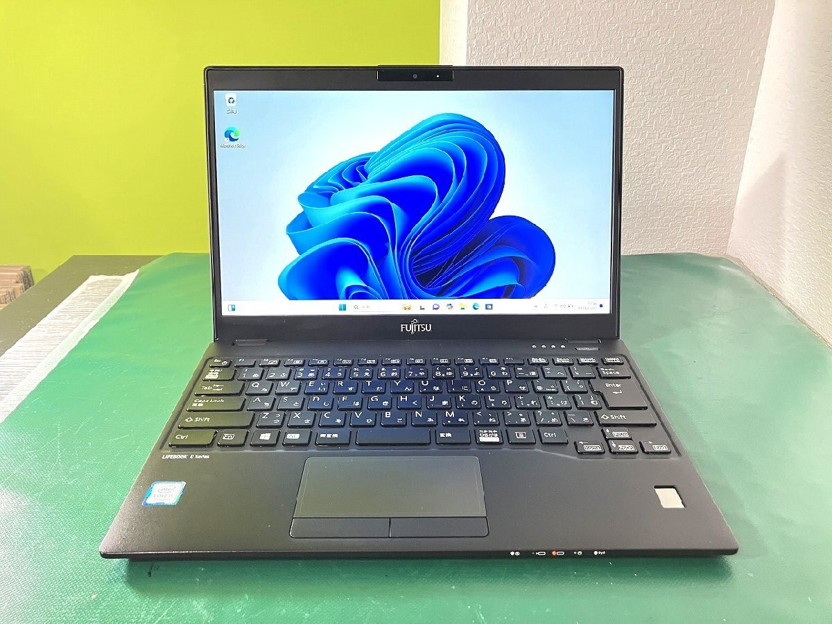 Fujitsu LIFEBOOK U939/B Screen bottom defective HDMI usable i5-8365U CPU SSD128G