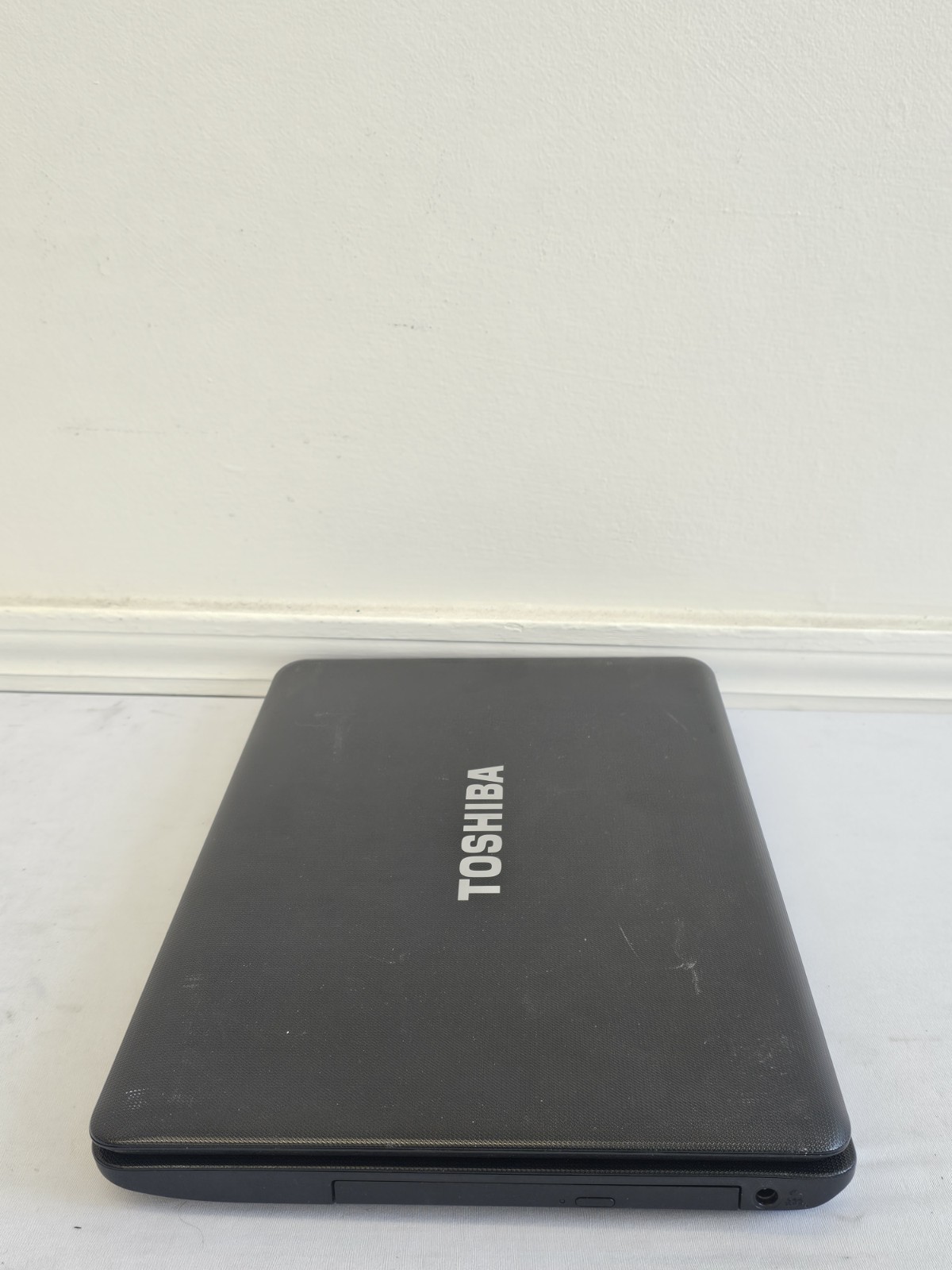 Toshiba Satellite C655D-55300 Laptop – AMD E300 – 4GB RAM – BAD BATT – READ