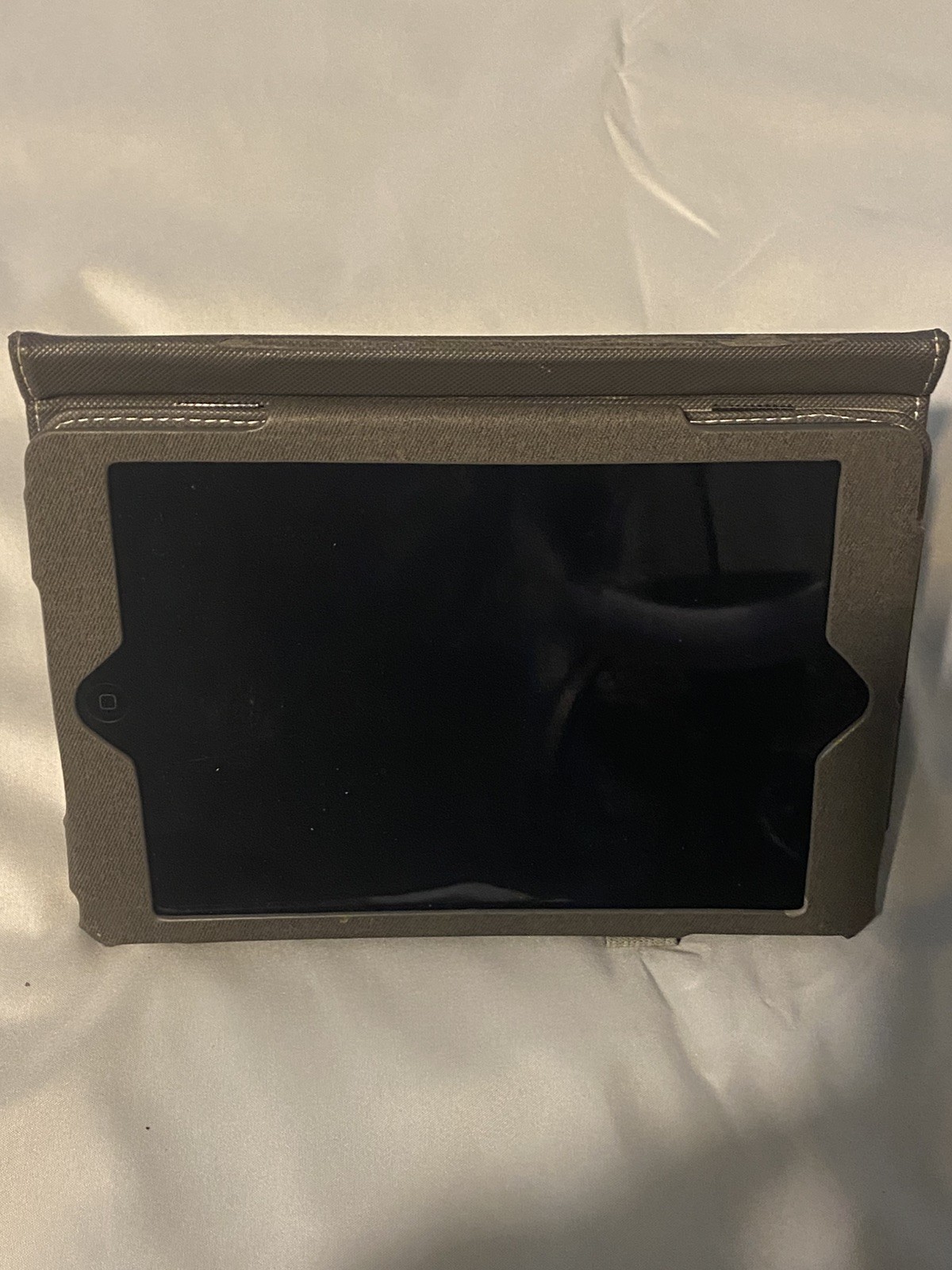 iPad Mini 2 Model Number ME277LL/A Wi-Fi Great Condition Tested Case included