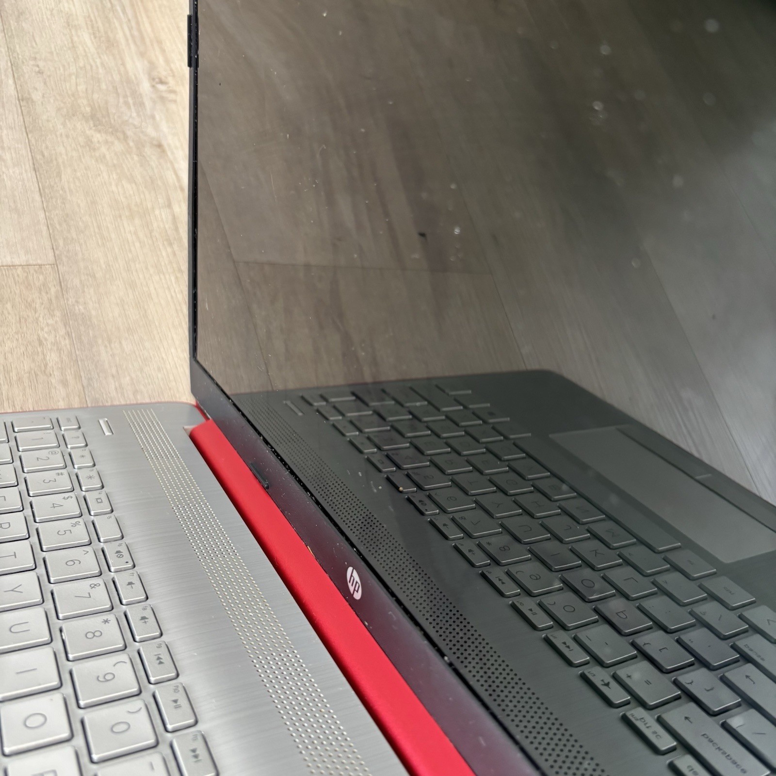 HP 15-FD0083WM Laptop 15.6″ Red, Intel Pentium N200