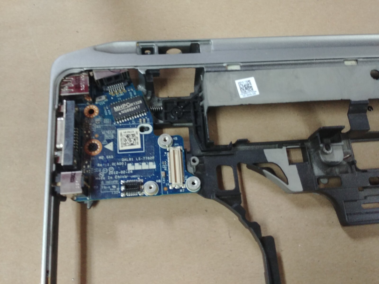 Dell Latitude E6430 INTERNAL CASE FRAME WITH OTHER ADAPTERS