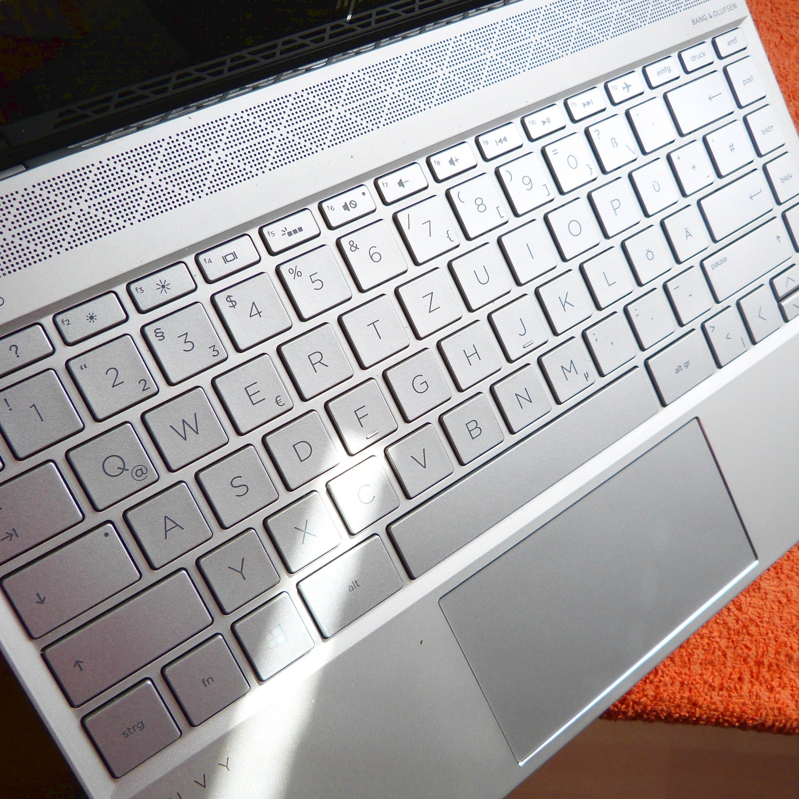 HP ENVY 13 AH 13″ FULLHD l METAL UltraBook Windows 11 SSD l 8GEN CORE i5 I