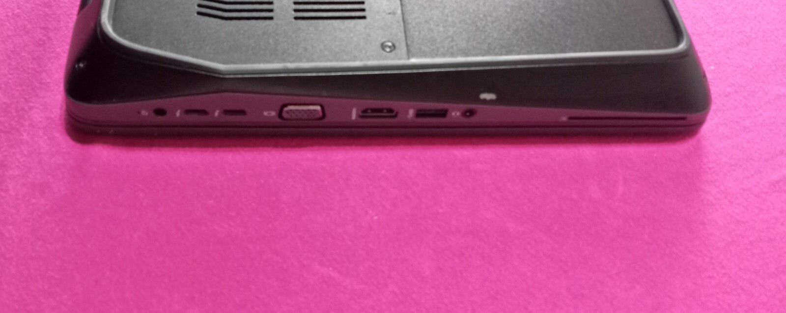 HP ZBook 17 G4 laptop I7-7820HQ 2.9-3.9Ghz 16GB ram 512GB NVIDIA “P5000” AX200