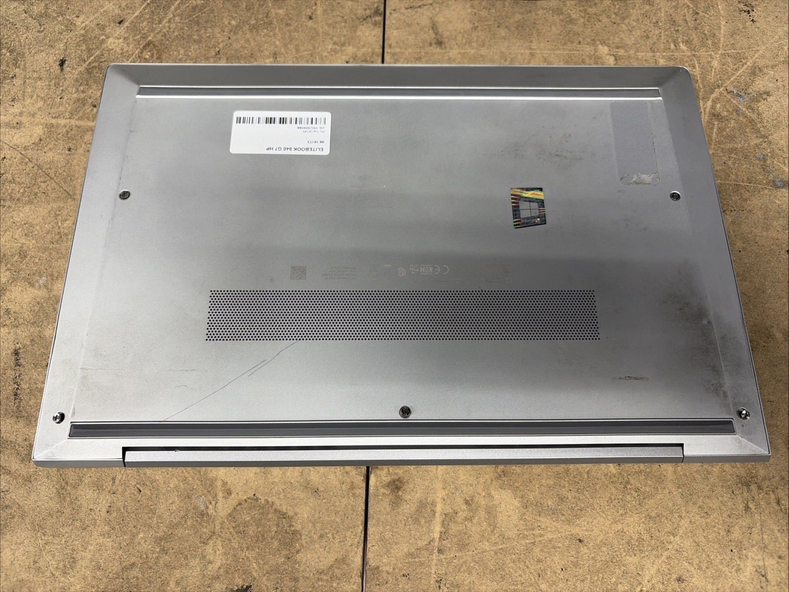HP EliteBook 840 G7 14″ FHD i5-10310u 16GB RAM No OS
