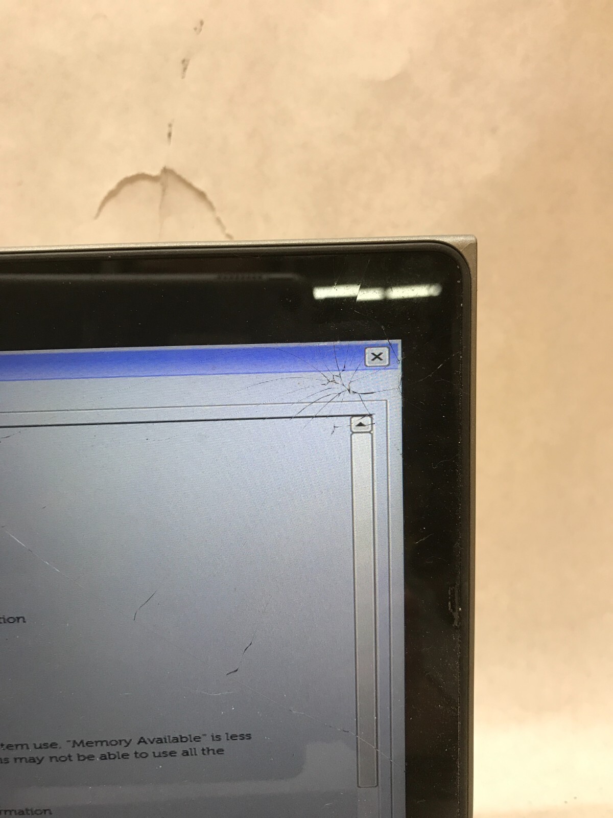 Dell Inspiron 13-5368 13″ Intel i5-6200U 4GB RAM NO HDD/OS Cracked For Parts -DW