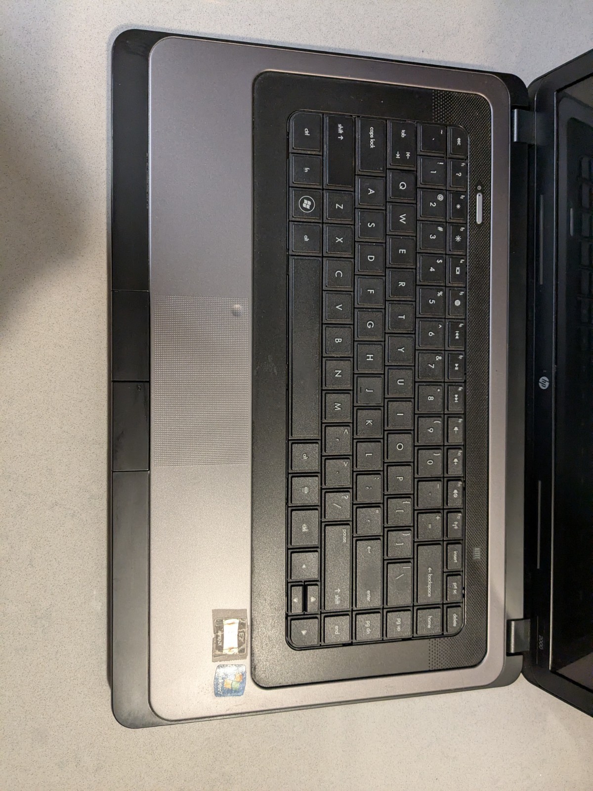 HP 2000 Notebook Laptop 15″ AMD E-450 1.65GHz 8GB RAM Win 7 Black