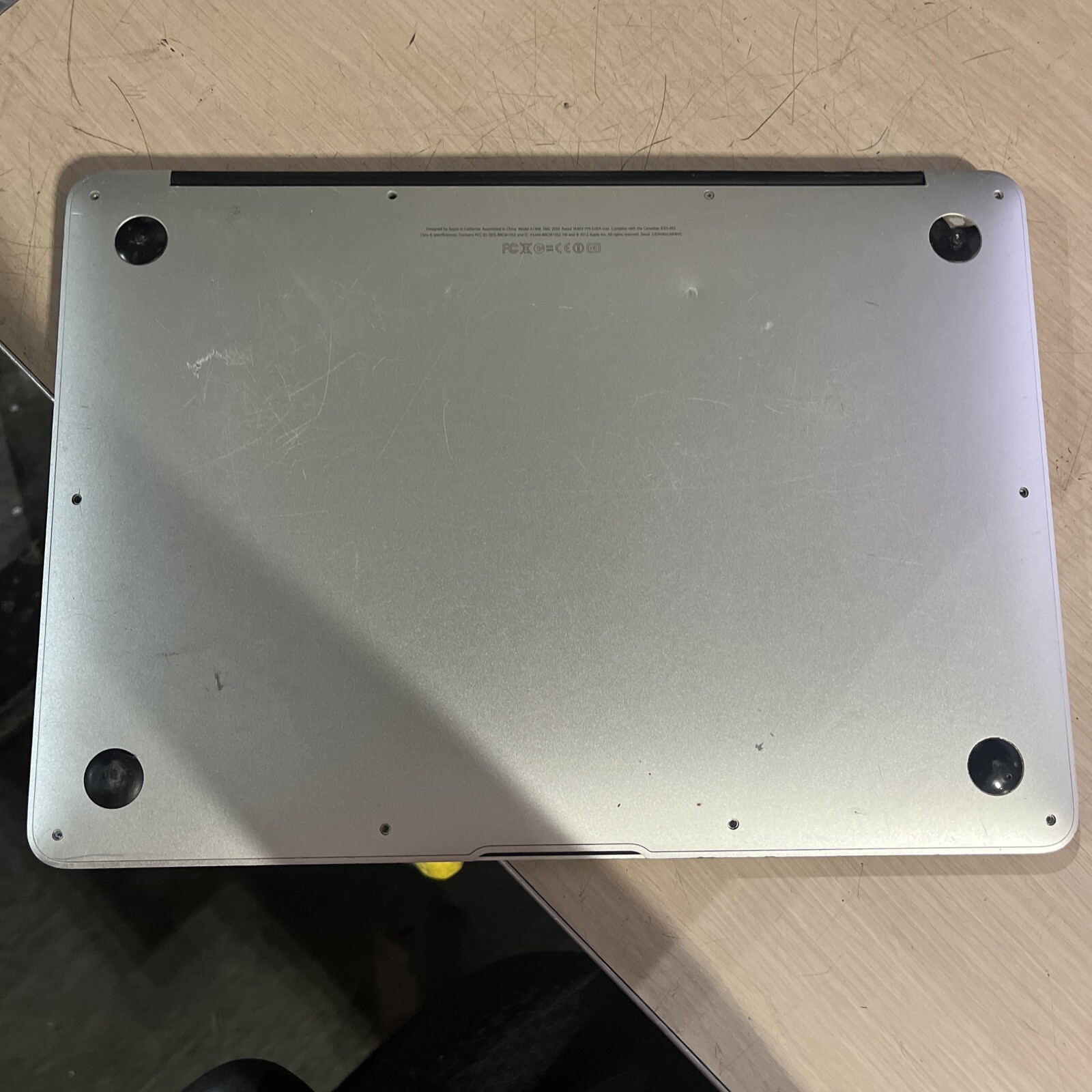 APPLE MACBOOK AIR 13″ MID-2012 CORE I5-3427U 1.8GHZ 4GB RAM NO HD