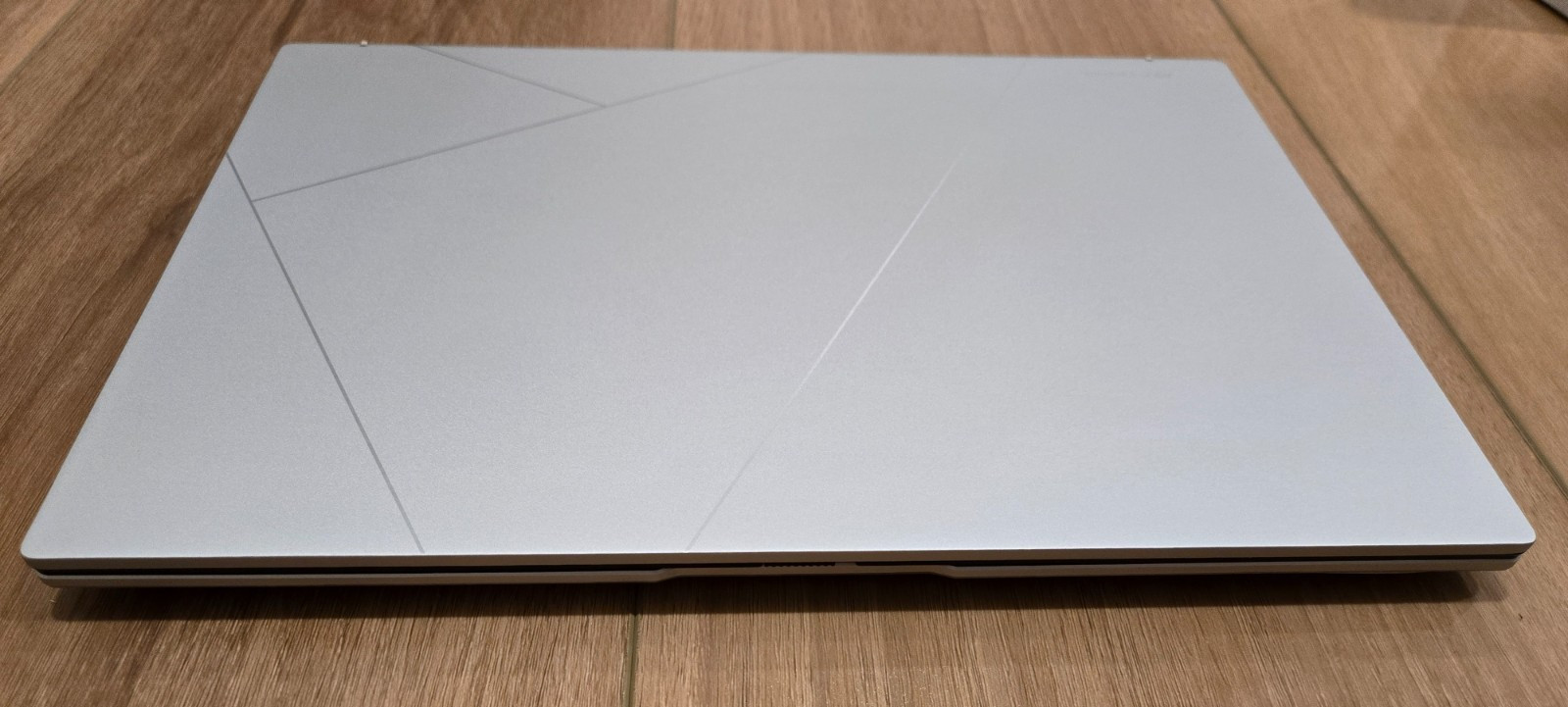 Asus Zenbook 14 CoreUltra 9 285H, 3K Touch, 32GB, 1TB SSD, Windows 11 Pro,Wifi 7