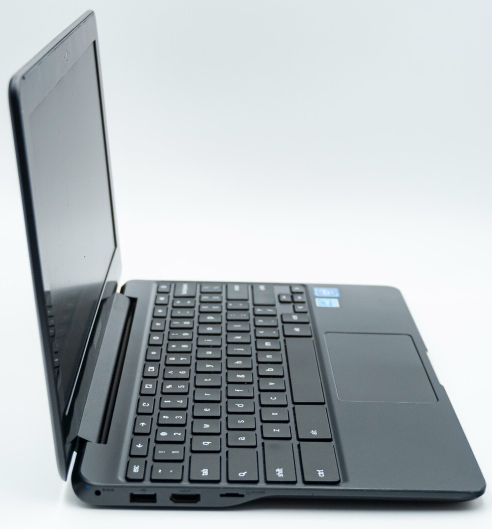Samsung Chromebook 3 XE500C13 11.6 in. 2GB RAM 16GB SSD Intel Celeron N 2.48GHz