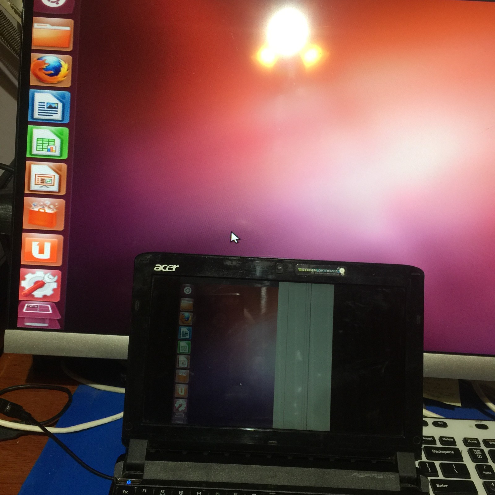 2x ACER LAPTOPS (ASPIRE ONE NAVE50 AND ASPIRON ONE ZE6) BROKEN SCREEN ,BUT WORK