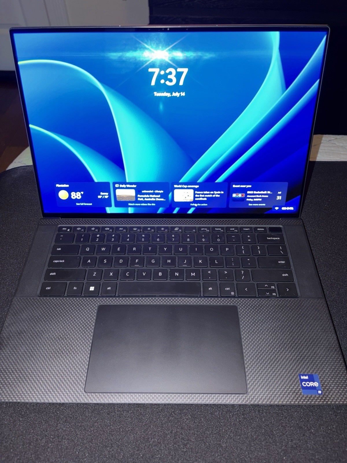 Dell XPS 9510 15.6″ (2TB SSD, Intel Core i9-11900H, 32GB RAM, RTX 3050 Ti)