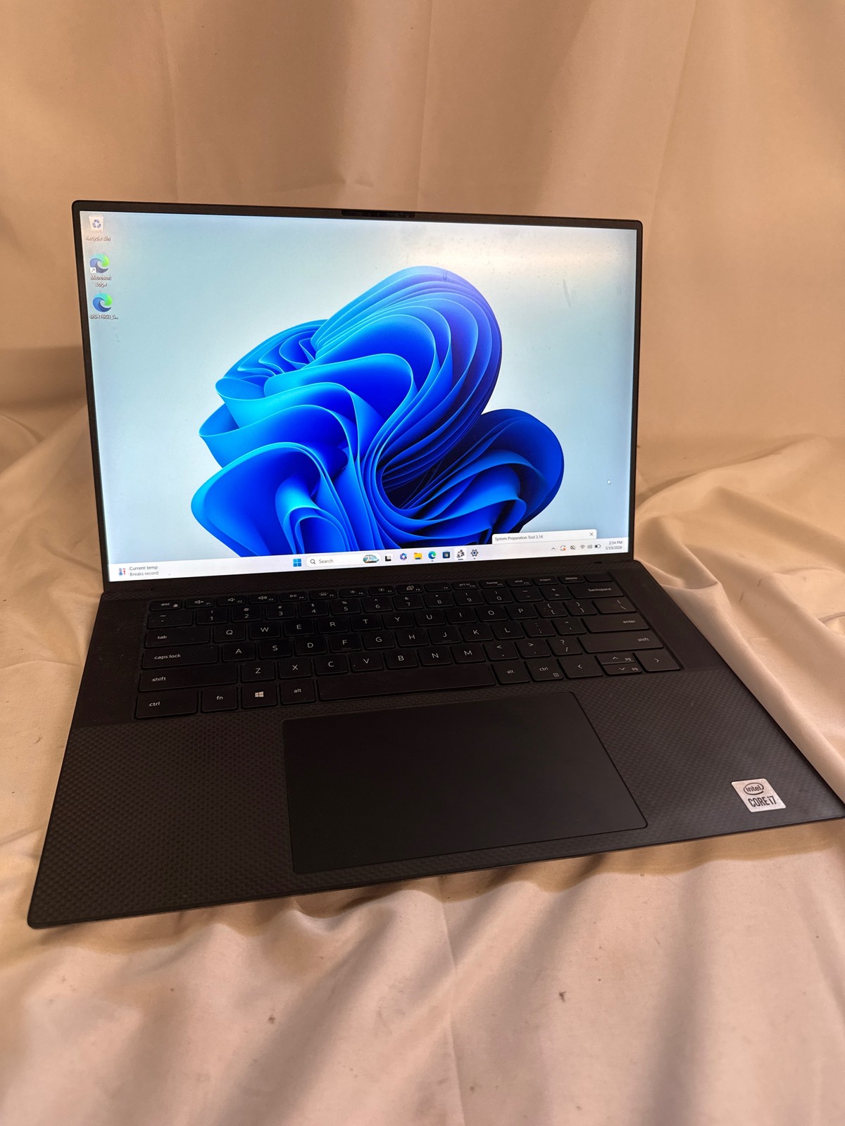 Dell Precision 5550 Intel Core i7-10750H @ 2.60GHz 32 GB 512 GB 15.6″
