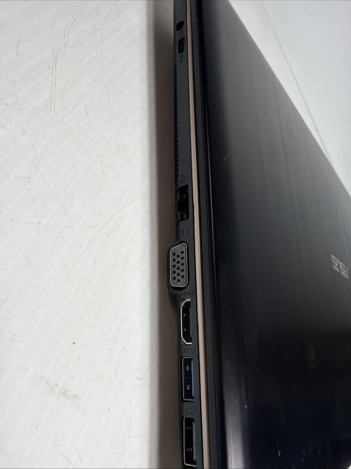 Asus X541N 15″ Laptop Intel Pentium N4200 4gb Ram No Drives Boots Bios