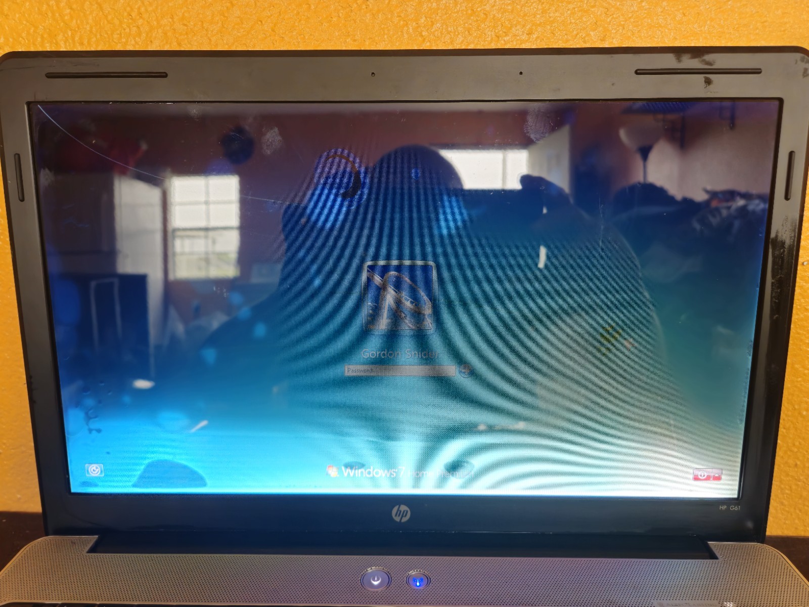 HP G61, Laptop, Windows 7 Home Premium – 15″x9″ Screen