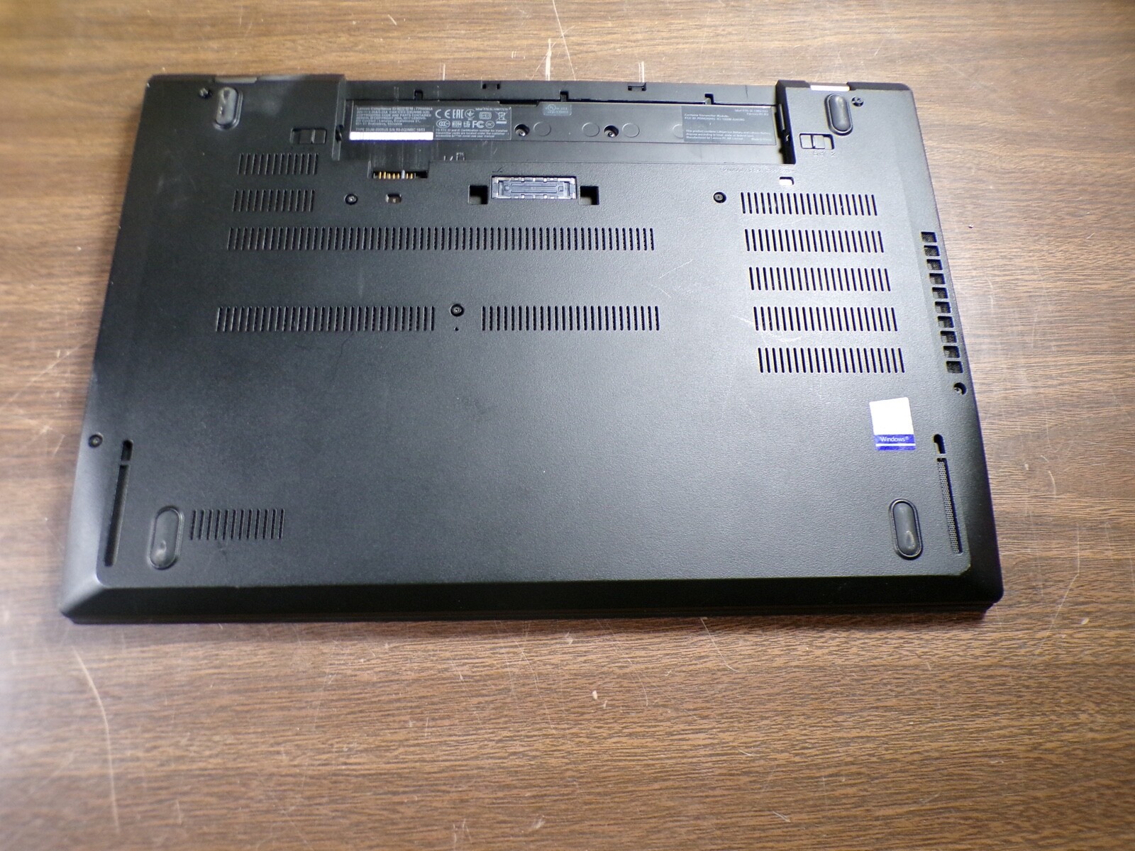 THINKPAD LENOVO T570 INTEL CORE I5-6300U 2.40GHZ 4GB RAM **NO HD/ NO CADDIE