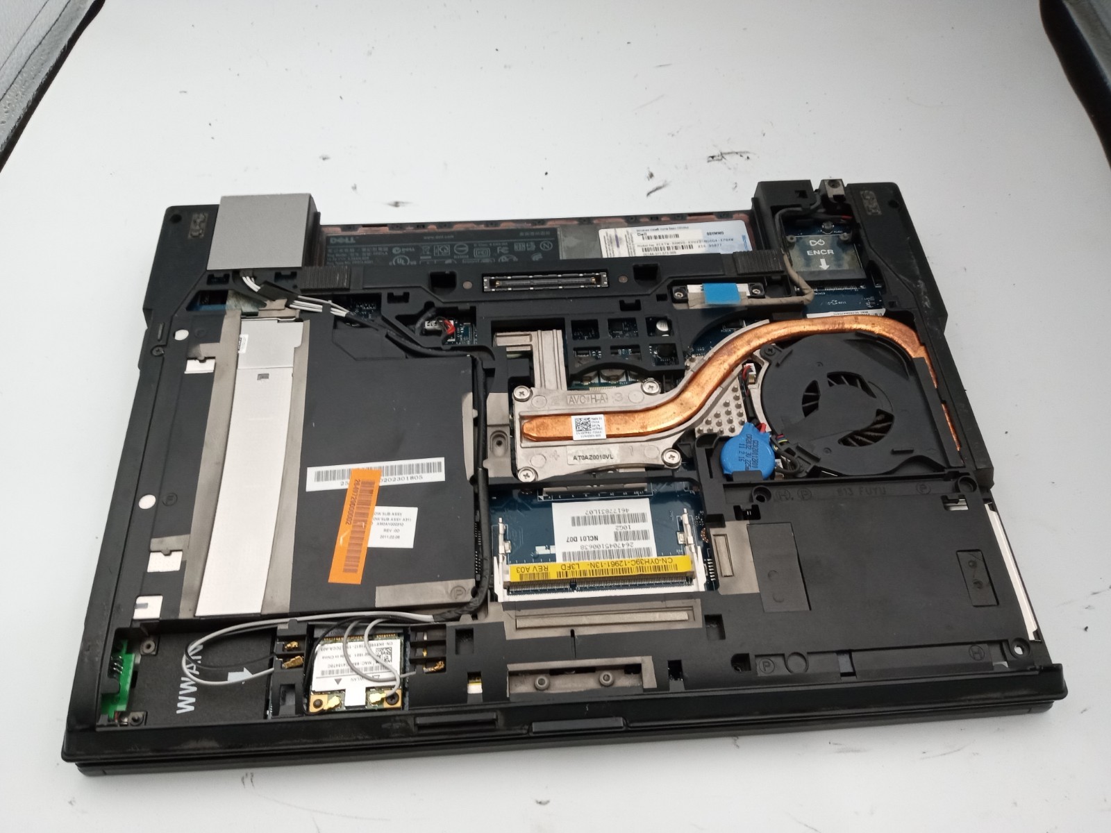 Dell Latitude E6410 14″ Laptop Intel Core i5 1st Gen – NO BOOT / NO VIDEO -RR