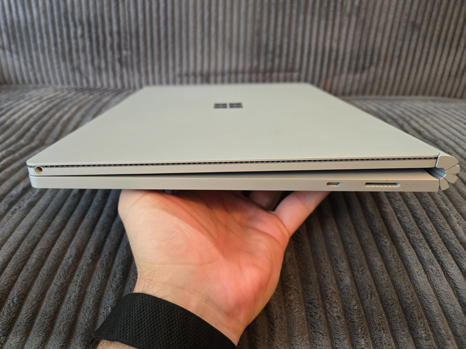 Microsoft Surface Book 3 15″ (256GB SSD, Intel i7-1065G7 GTX 1660 Ti 16GB RAM)