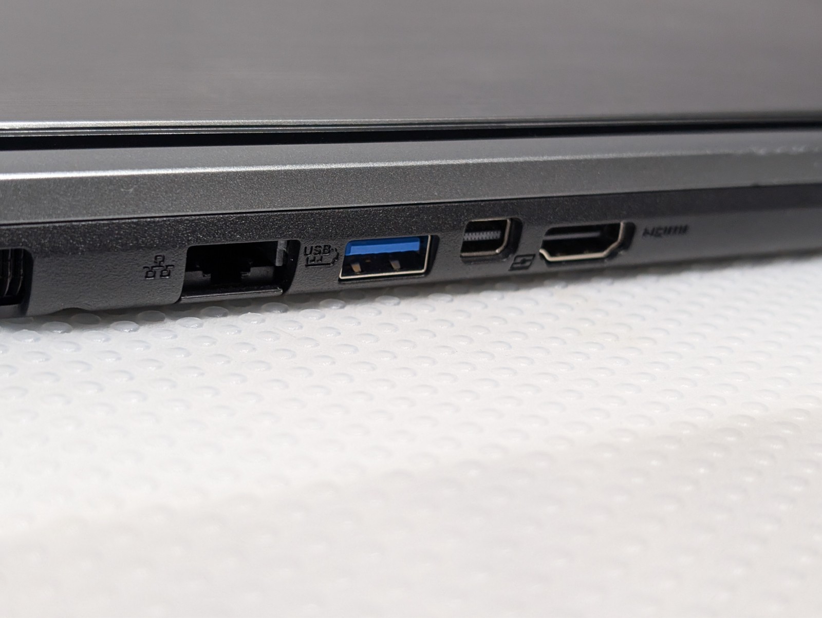 ACER Aspire v5 – 473P – 6459 laptop Windows 10 Home. See photo.