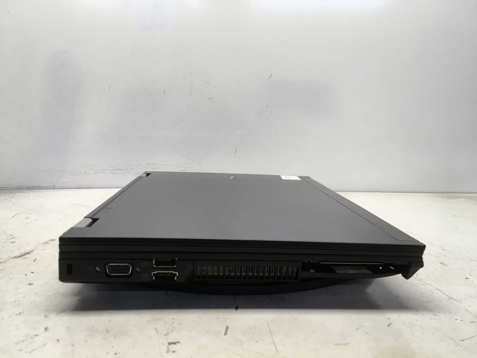 Dell Latitude E6400 Intel Core 2 Duo P8600 2.4GHz 2 GB NO HDD No Batt