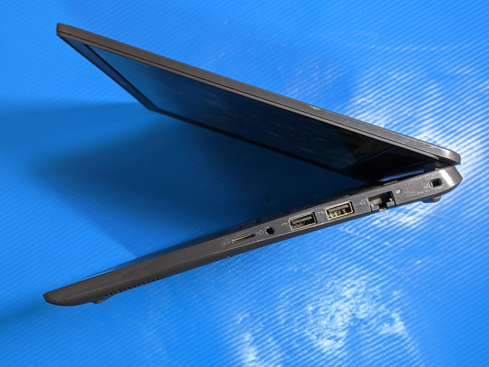 Dell Latitude 3410 14″FHD Intel Core i5-10310U 1.7GHz 8GB 256GB SSD Win11Pro +PA