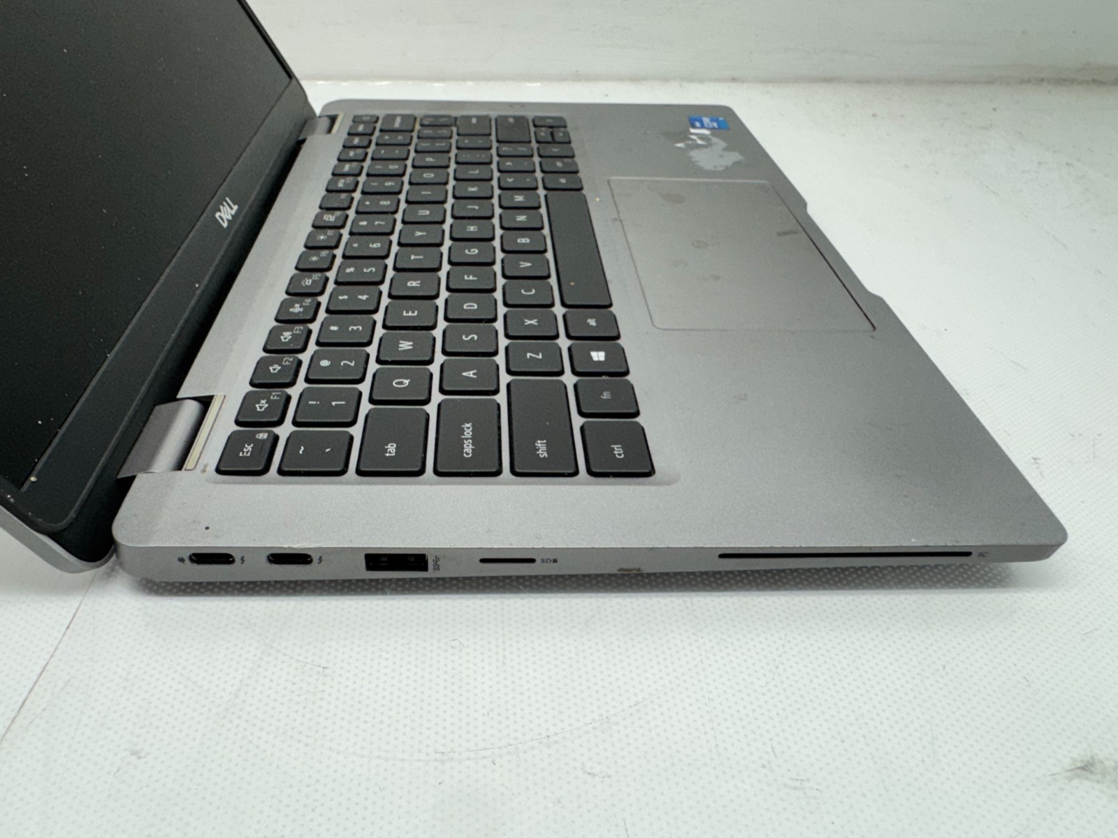 Dell Latitude 5320 13.3″ Touch i5-1145G7@2.6GHz 8G RAM 256GB Laptop Win 11 W/AC