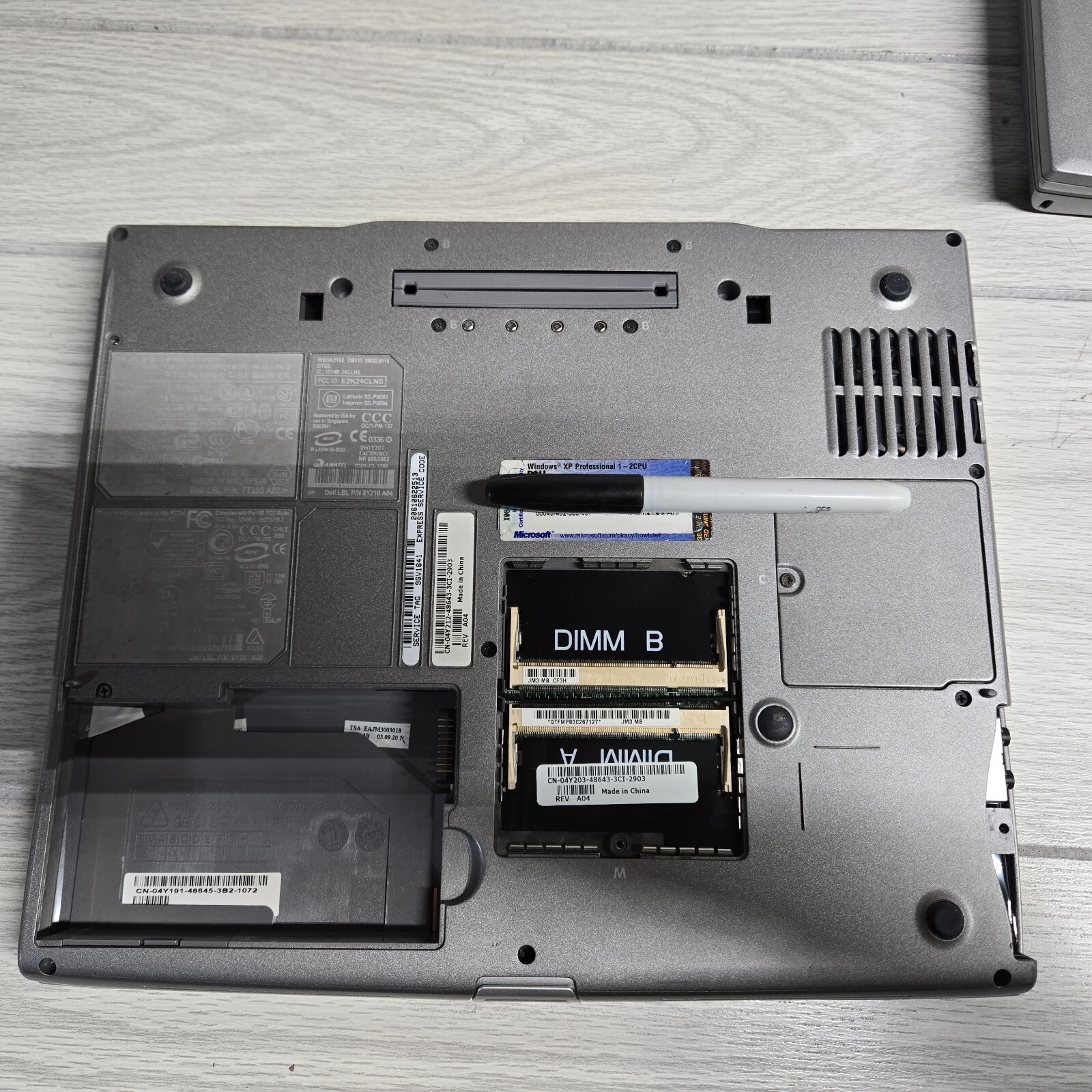 *TWO* Dell Latitude D500 14″ XGA Laptop Computers *PARTS OR REPAIR*