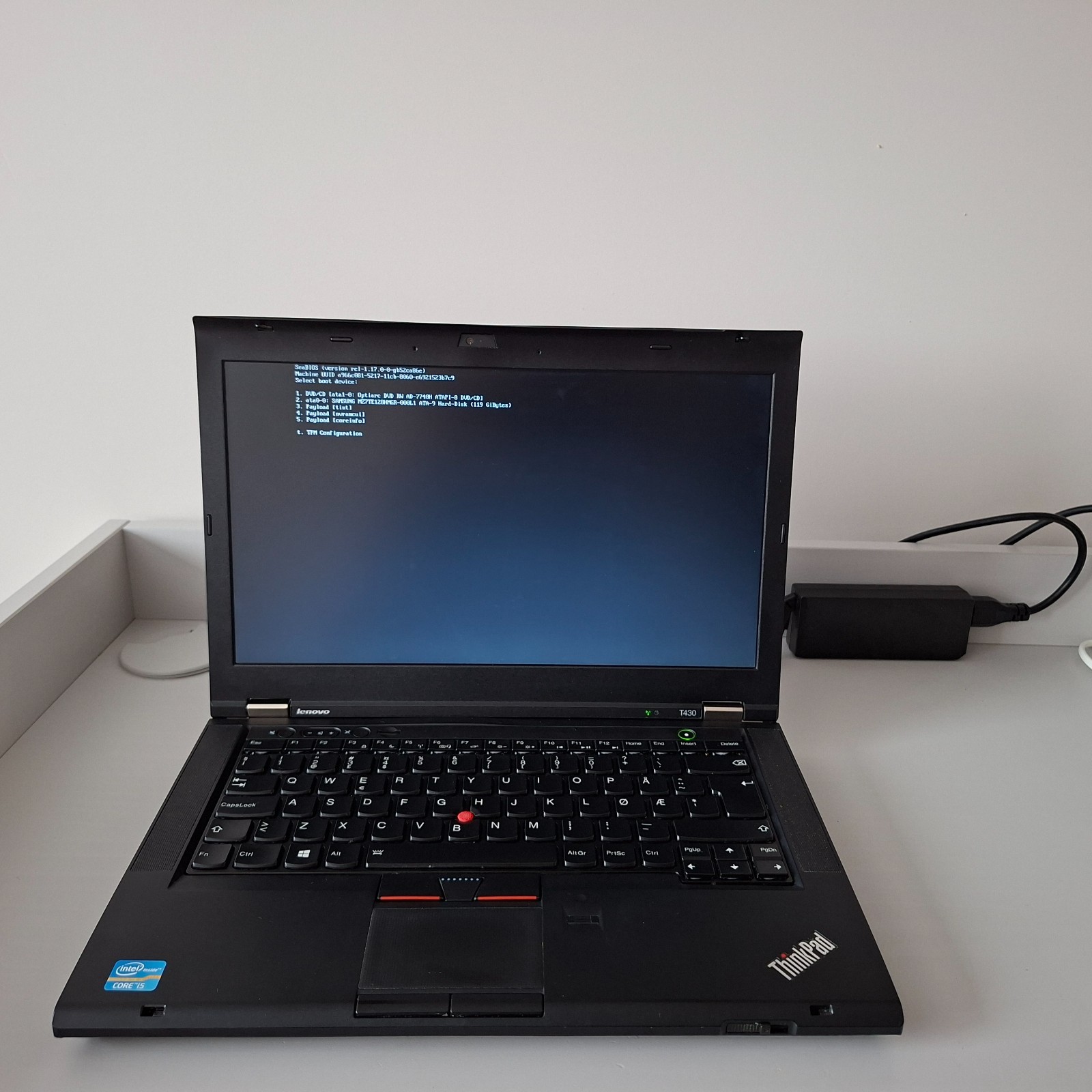 Lenovo ThinkPad T430 | Coreboot (Skulls) | HD+ 1600×900 | 8GB RAM | 128GB SSD