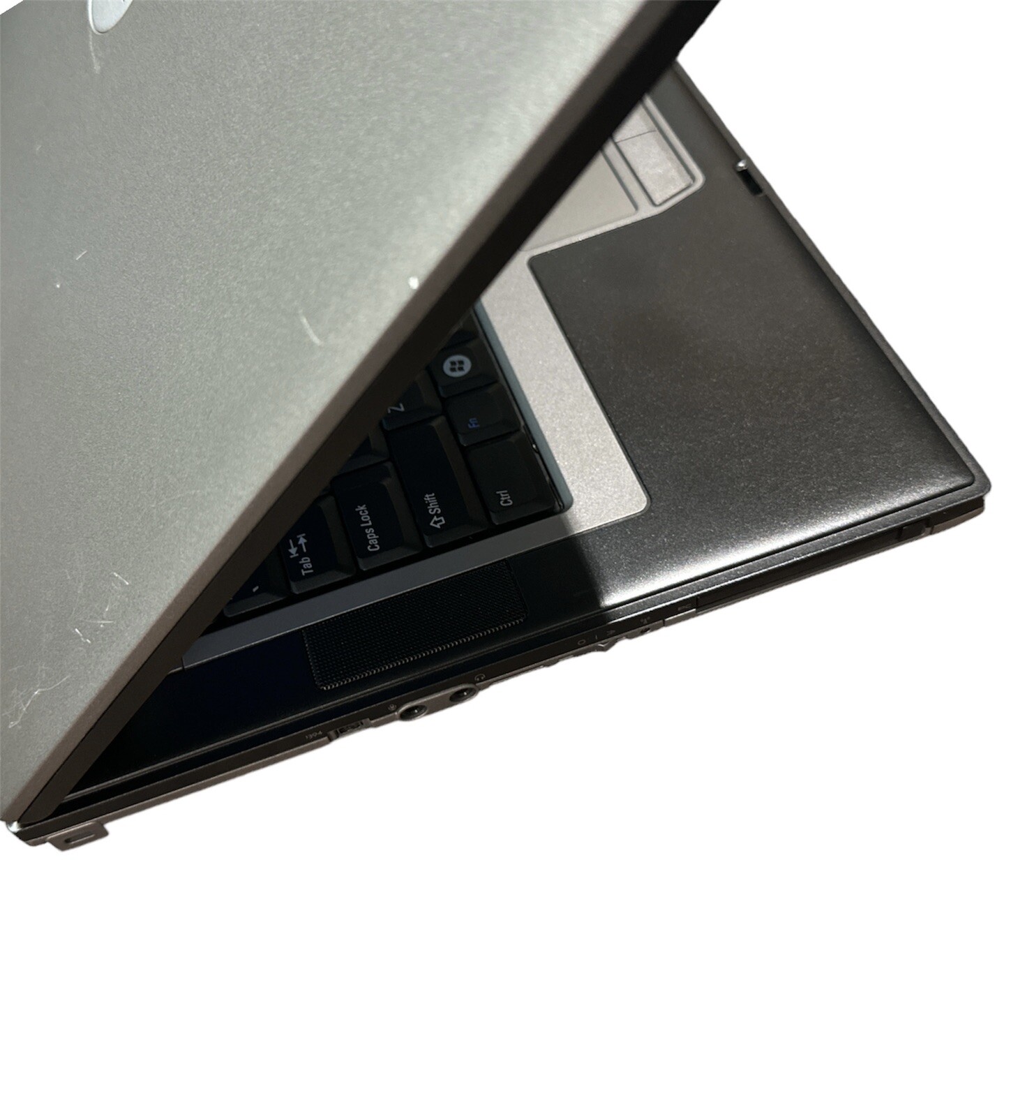DELL LATITUDE D820 PP04X -15.4″ Intel Core2 T5600 1.83GHz 4GB -Windows 10 Pro