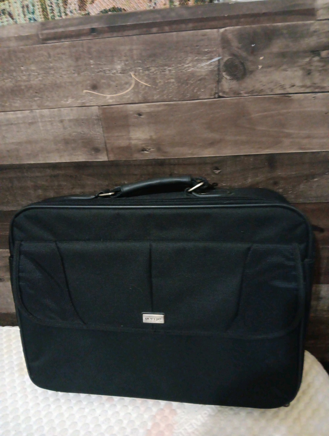 Lenovo IdeaPad 1 15amn7 Lightly Used For Sale with verge carry in case