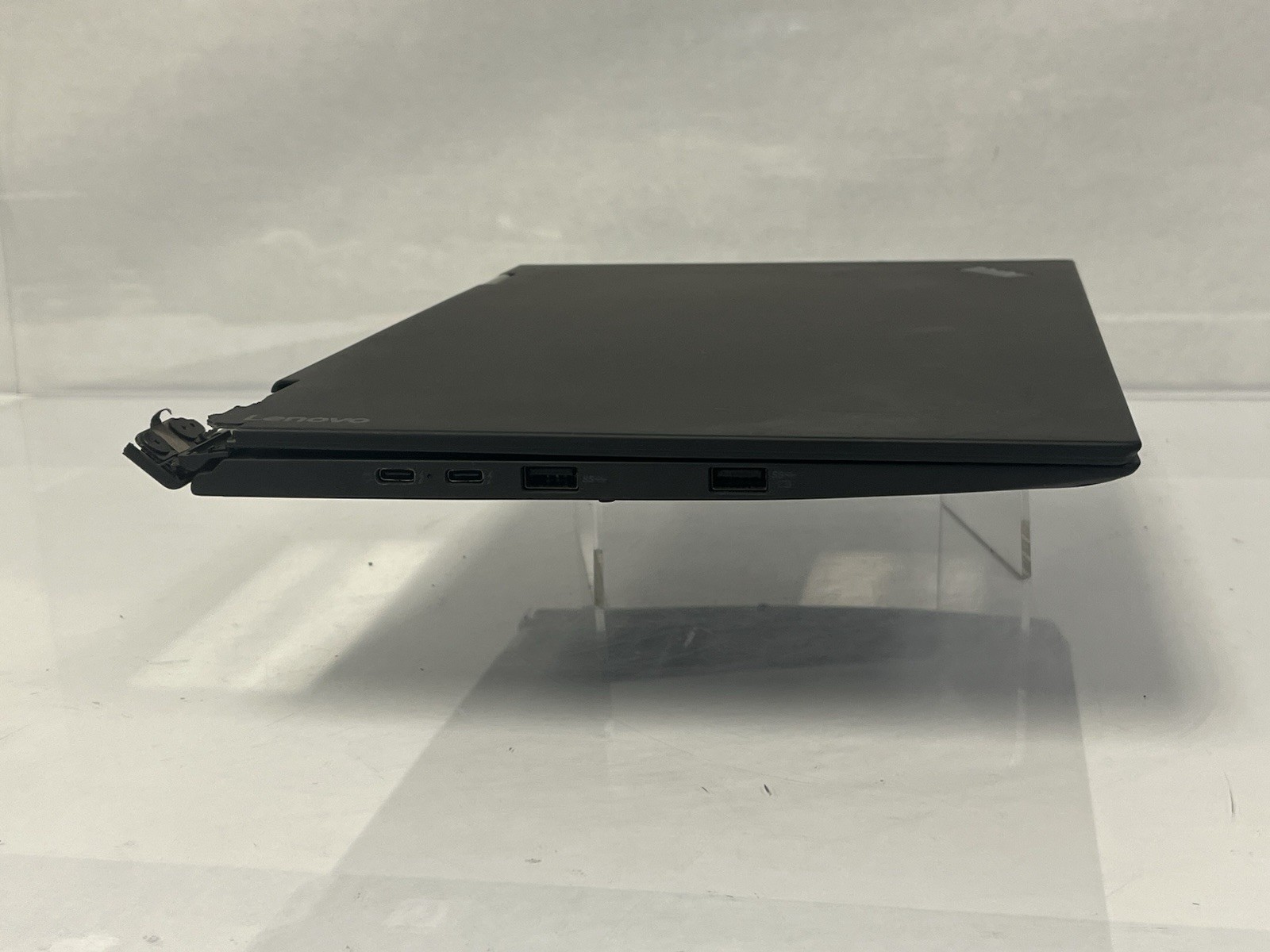 Lenovo X1 Yoga 2nd Gen i7-7600U 2.80GHz 8GB RAM NO SSD NO OS