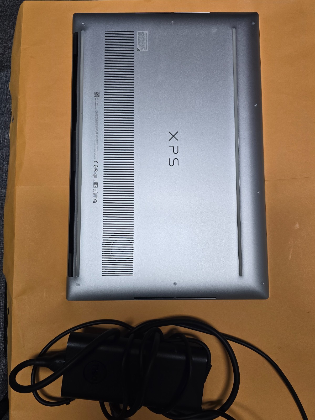 Dell XPS 15 9510 11th Gen Inteli7-11800H@2.30GHz,16GB RAM, 477GB Storage