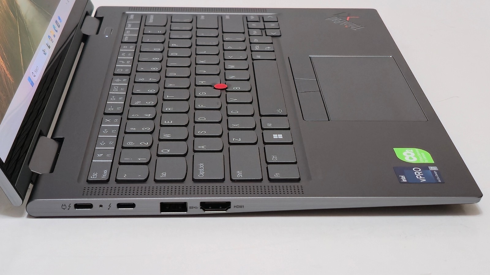 Lenovo ThinkPad X1 Yoga Gen 8 (i7-1365U CPU, 32 GB RAM 1 TB SSD) 14″ UHD Touch