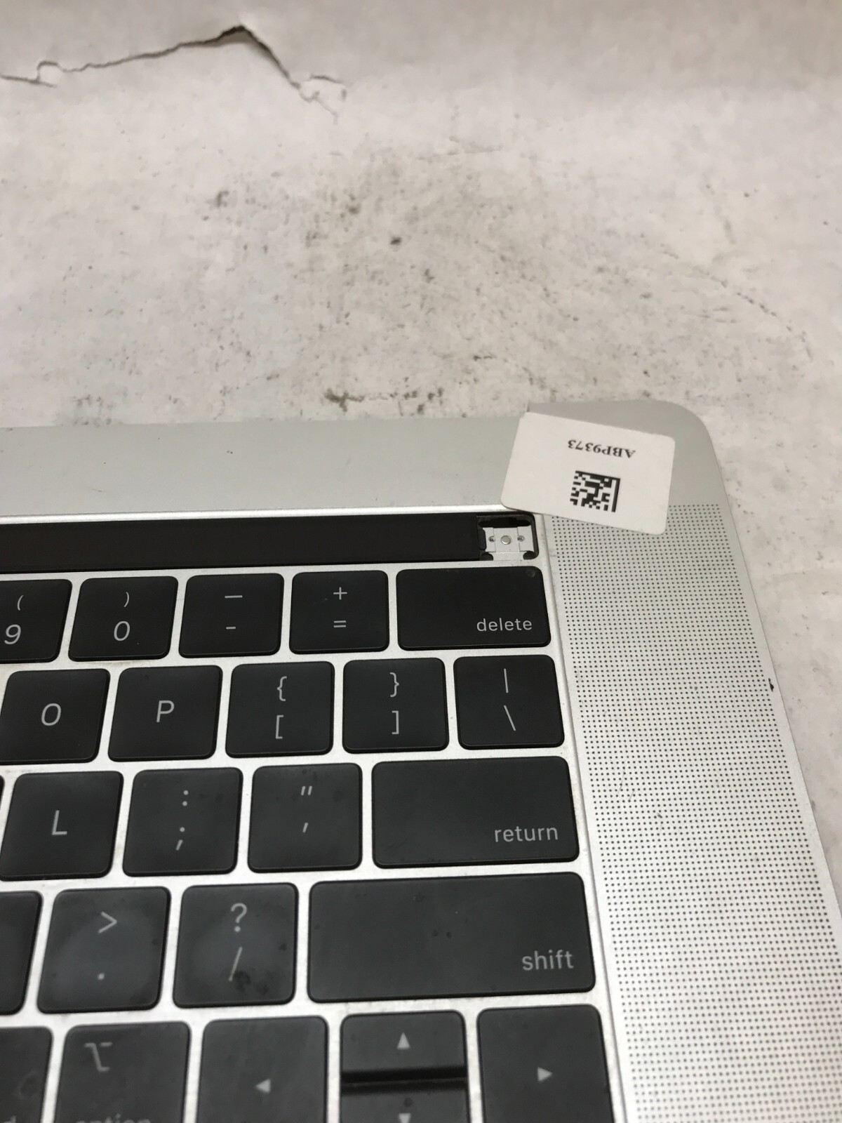 Apple MacBook Pro Touch/2018 A1990 Palmrest NO MOTHERBOARD For Parts/Repair- -DW