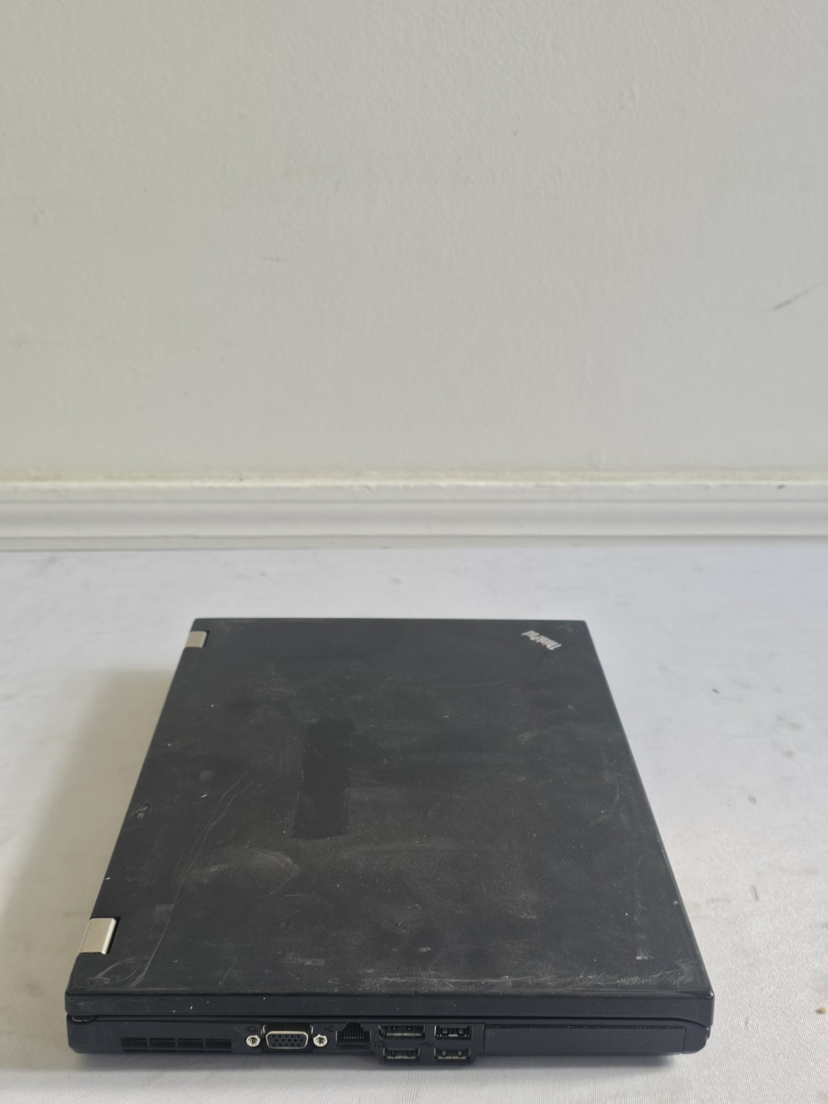 Lenovo ThinkPad T410 Laptop – Intel i5-M520 – 4GB RAM – NO HDD/OS – READ
