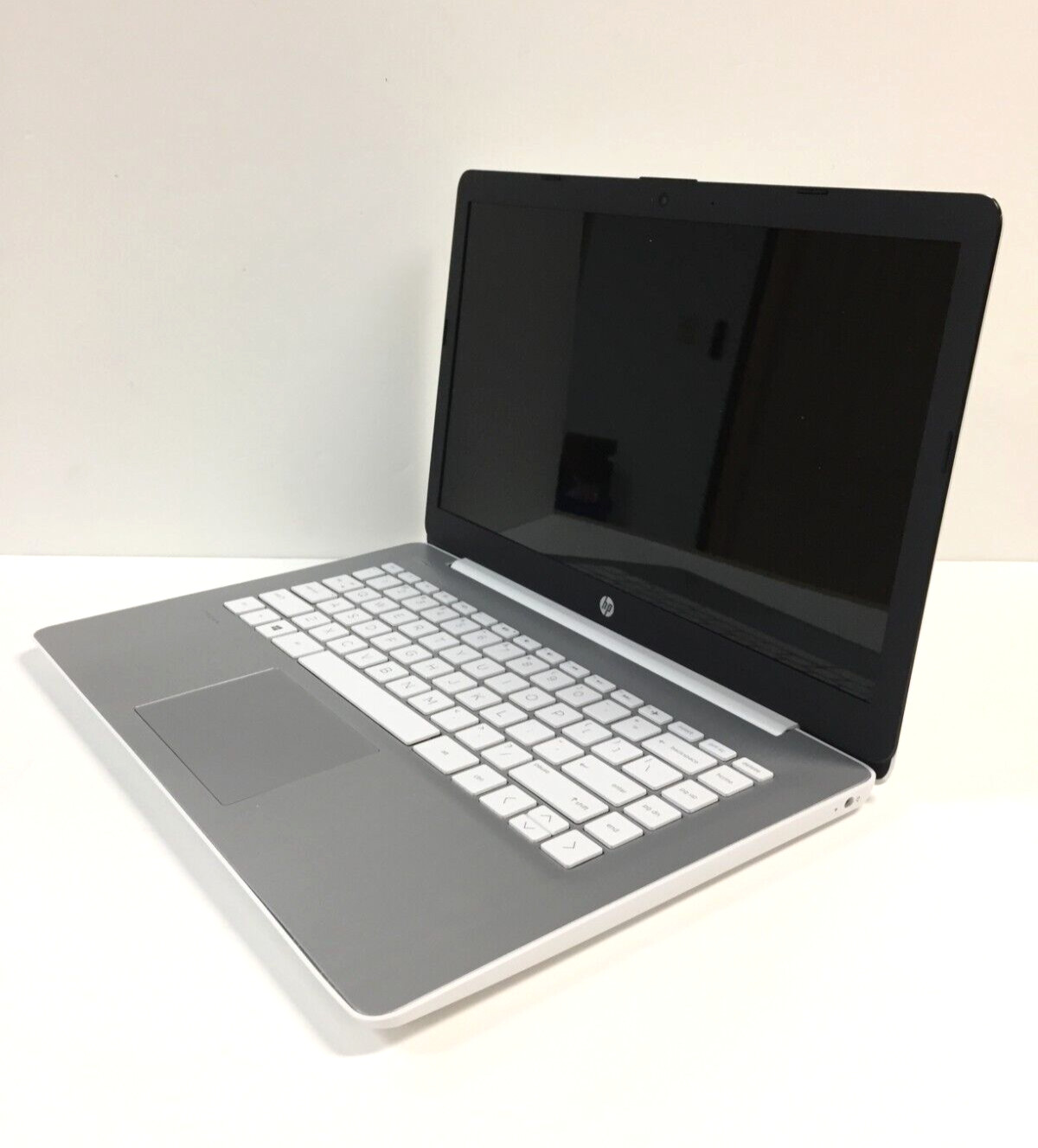 HP Stream 14-ds0030nr 14″ HD Laptop/A4-9120E/4GB SDRAM/32GB eMMC/Win10 H