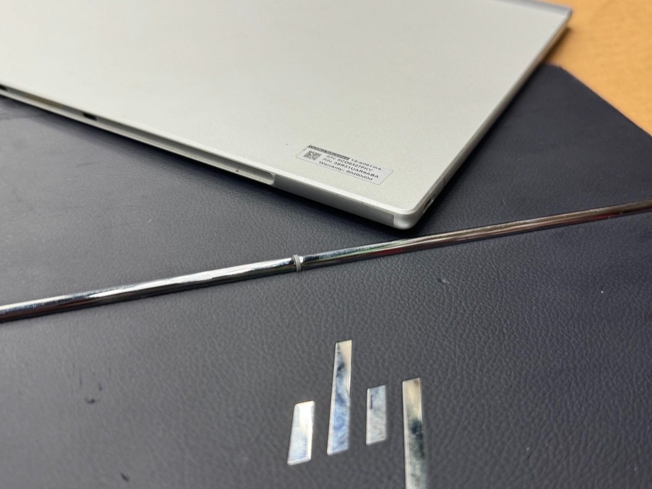 HP Envy x2 12-e0xx Snapdragon 835 4GB 128GB Touch Cracked Fast Shipping
