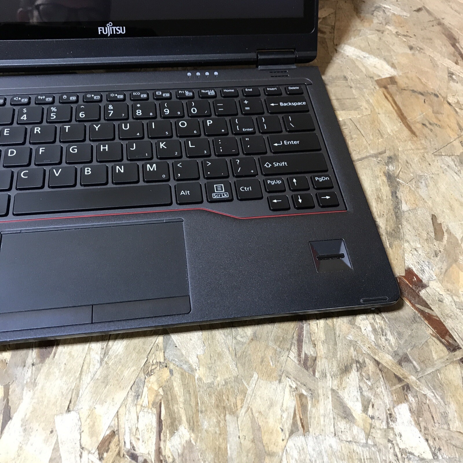 FUJITSU LIFEBOOK P728 12.5″ TOUCHSCREEN | I3-7130U 1.60 GHZ | 4 GB Win 11 H101